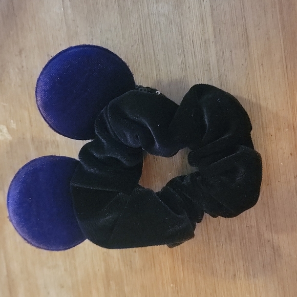 Disney little mermaid villian ursula scrunchie - Picture 2 of 2